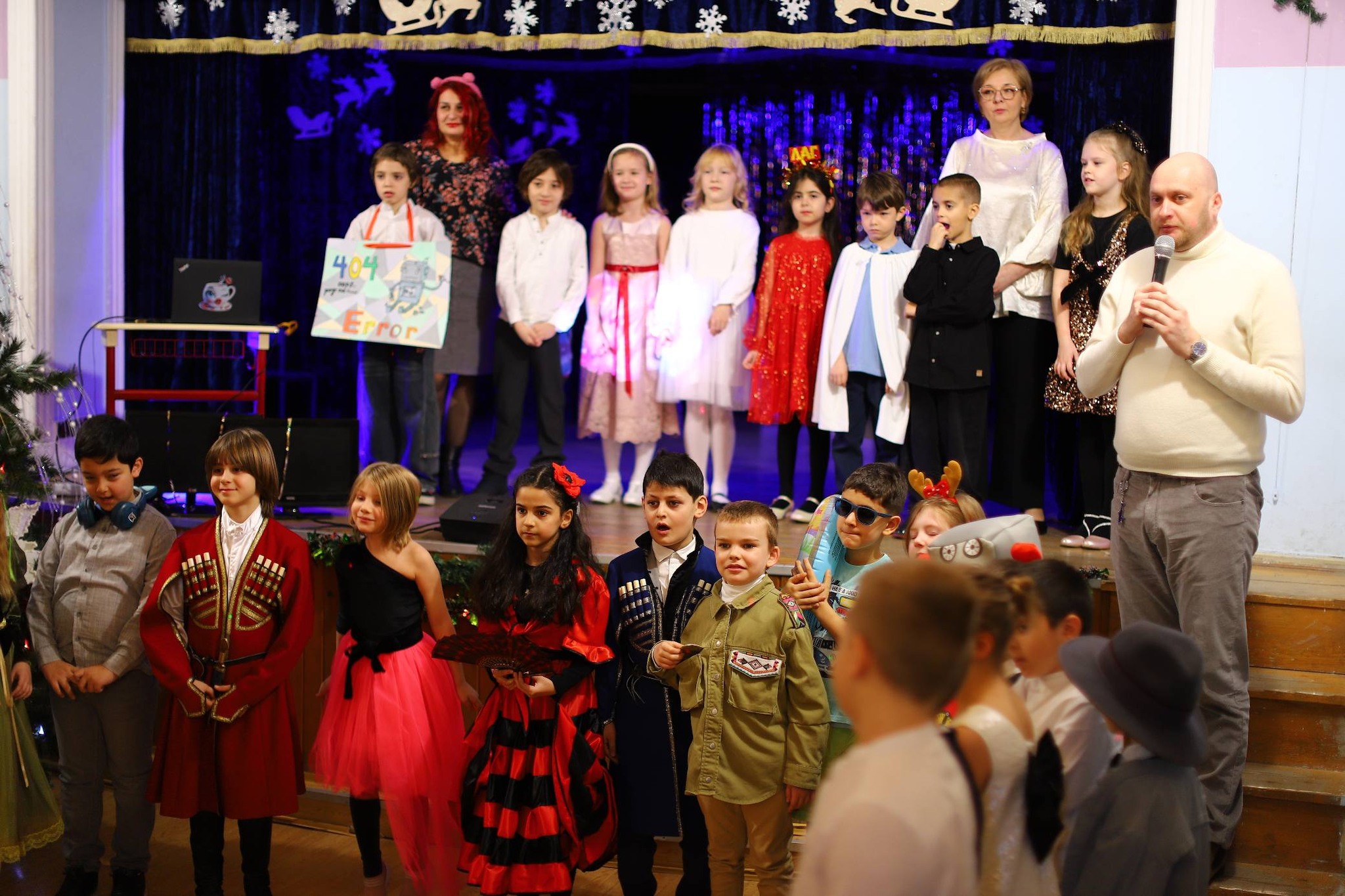 მე 2 კლასების საახალწლო ღონისძიება