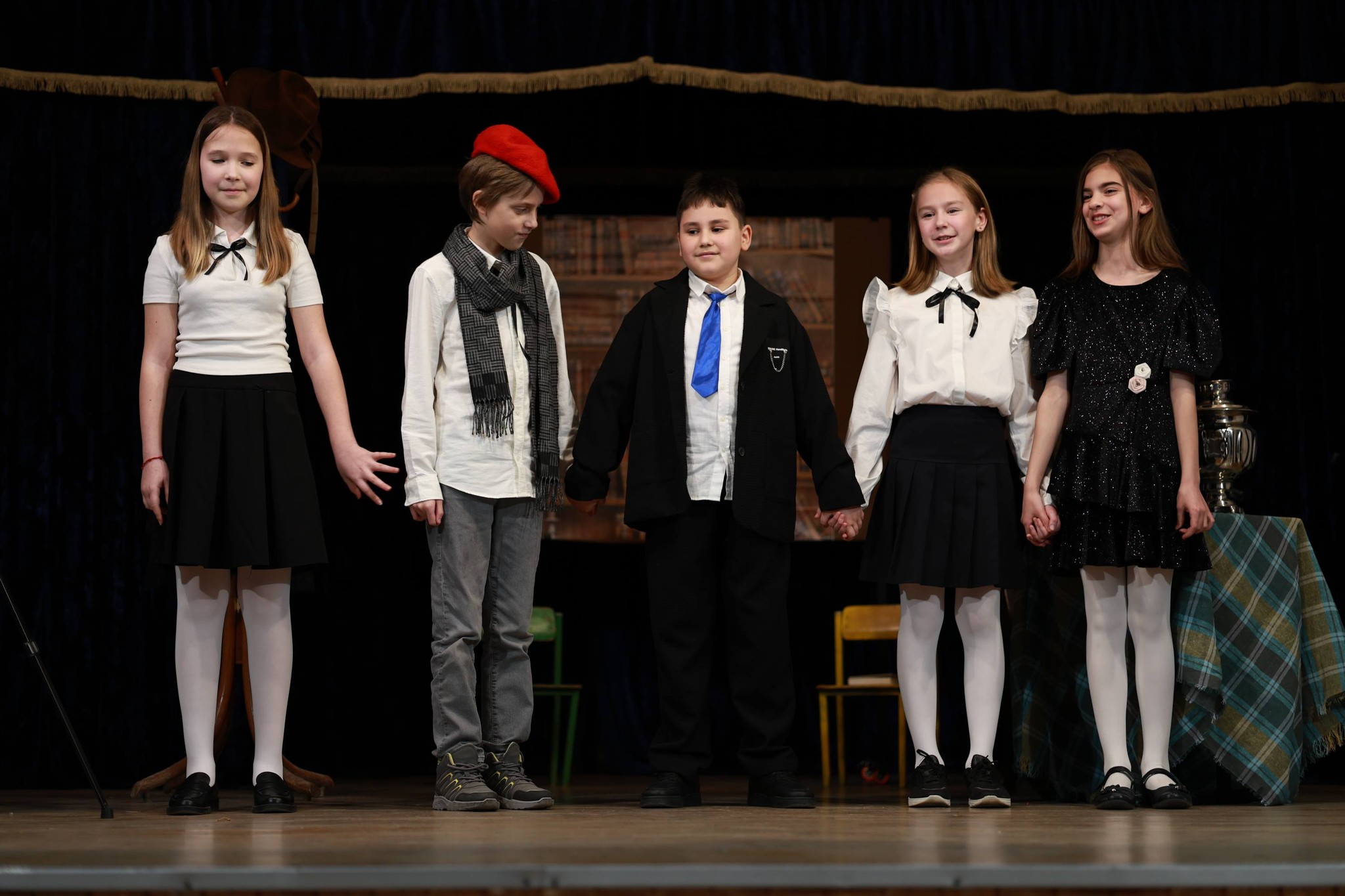 ლიტერატურული საღამო, ორგანიზებული სკოლის „ინტელექტ-პლუსის“ თეატრალური სტუდიის მიერ. მხატვრული ხელმძღვანელი - დავით მიხეილოვიჩ გიგოშვილი