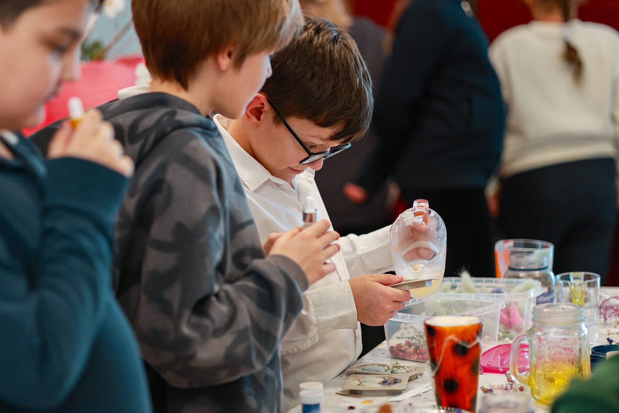 მეორე და მესამე კლასების მოსწავლეებმა დედებს 8 მარტისთვის  მოუმზადეს საჩუქრად - ფლორენციული საშე